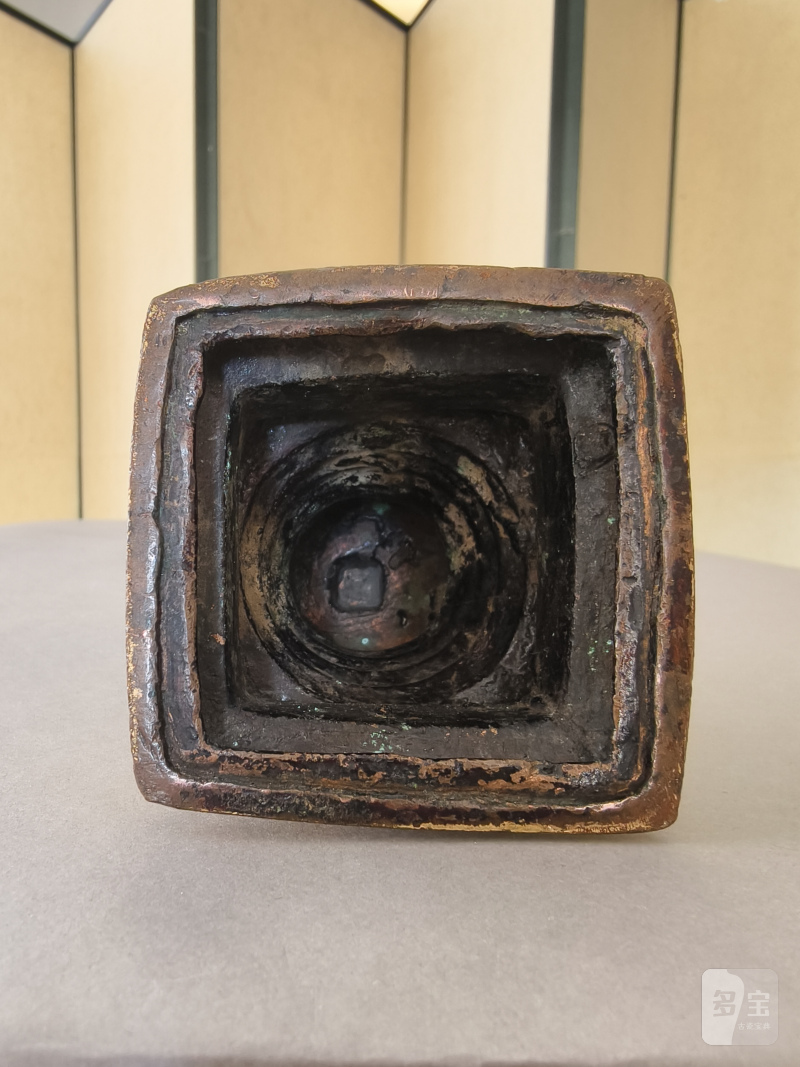 A GILT-BRONZE STUPA - 图21